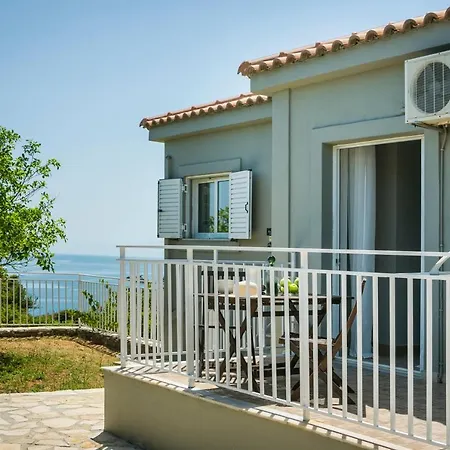 Sea View Villas *